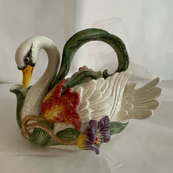 Fitz and Floyd Swan with Tulips Teapot/Pitcher - Picture 4 of 12